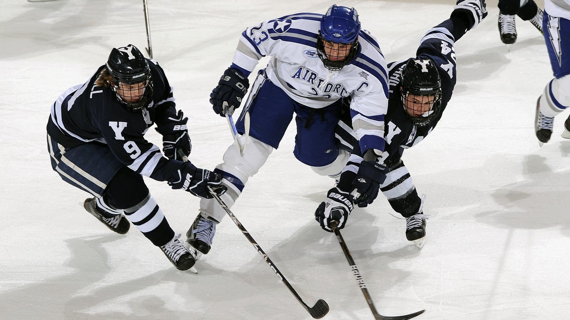 国际足联公布新一轮规则解释以指导裁判判罚，国际足联规定的裁判员手势有几种