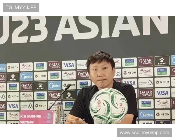 国足球员赛后接受采访表达信心，国足赛后采访视频